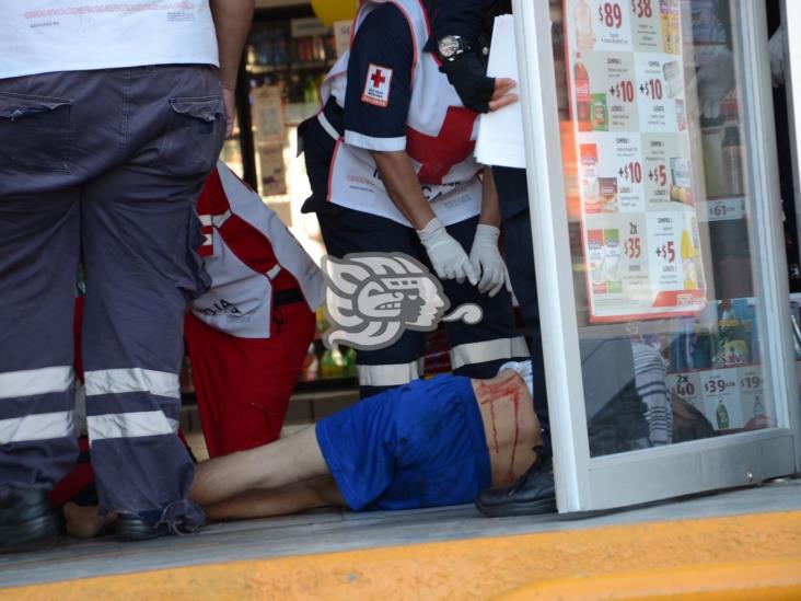 Golpean y detienen a asaltante en tienda de Veracruz