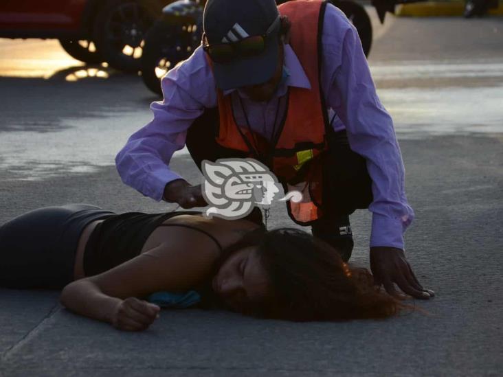 Joven mujer es atropellada en calles de Veracruz