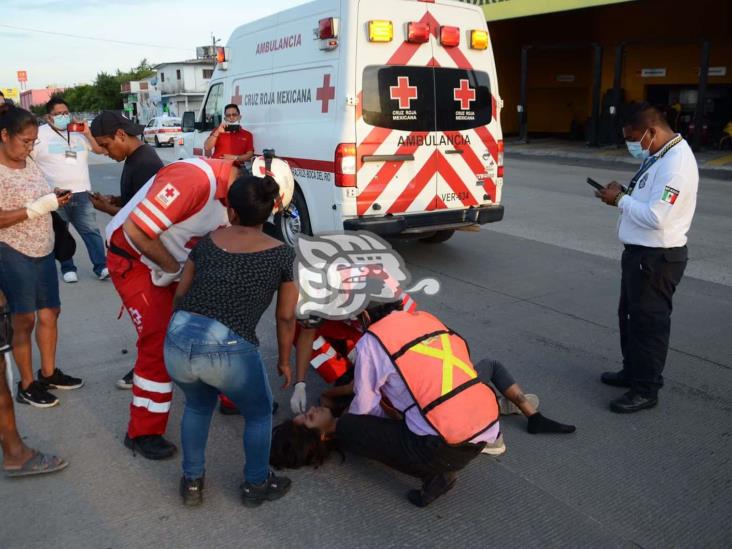 Joven mujer es atropellada en calles de Veracruz