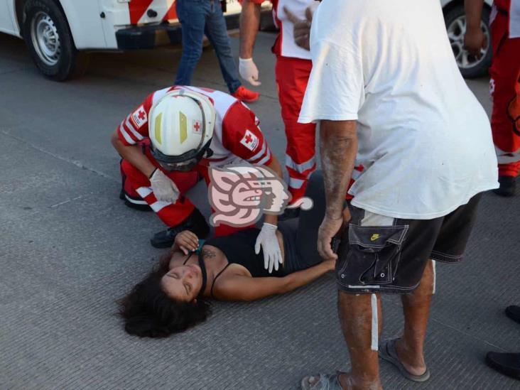 Joven mujer es atropellada en calles de Veracruz