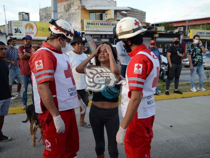 Joven mujer es atropellada en calles de Veracruz
