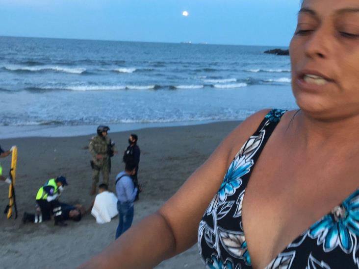 Rescatan a dos turistas de ahogarse en playas de Boca del Río