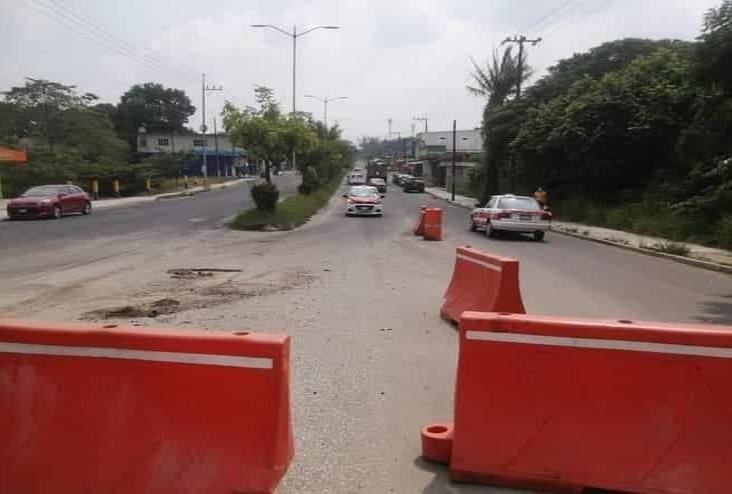 Constructora deja avenida de Las Choapas a medias