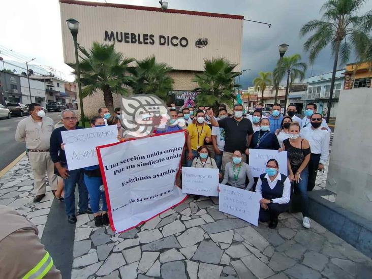 Protestan electricistas en calles de Orizaba