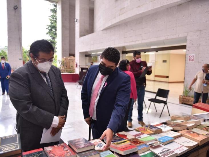 Abierta al público, 1ª Feria del Libro en el Palacio Legislativo