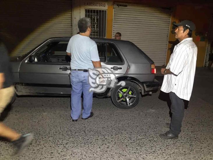 Pareja de menores de edad, chocan en motocicleta