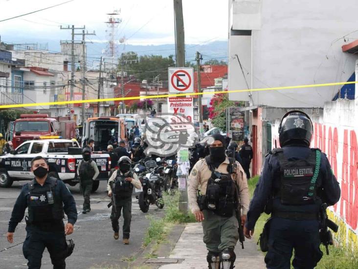 Sujeto sobrevive tras saltar de un edificio en Xalapa