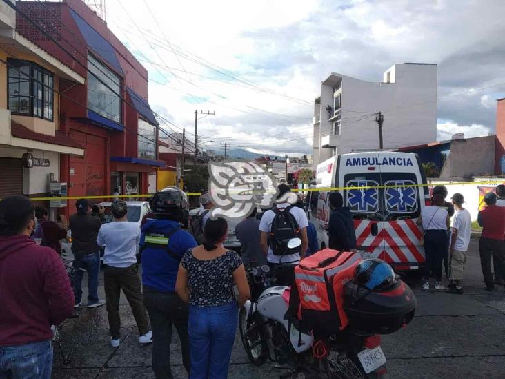 Sujeto sobrevive tras saltar de un edificio en Xalapa