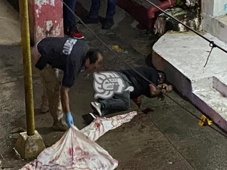 Asesinan a El Toro, taxista de Cosoleacaque; pasajero herido