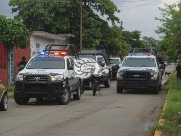 Aseguran auto robado y detienen a tres sujetos armados en Coatzacoalcos