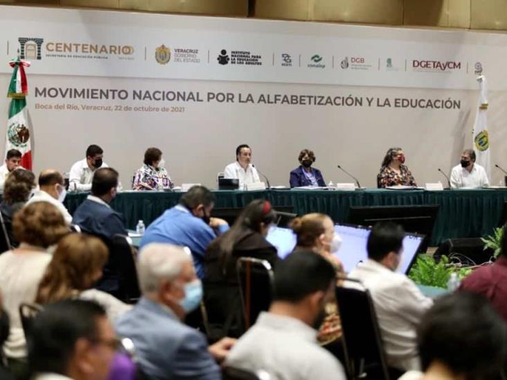 Cuenten con Veracruz para abatir el rezago en analfabetismo, afirma Cuitláhuac