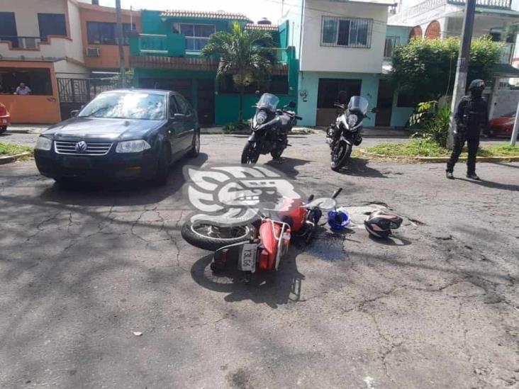 Automóvil impacta a motociclista en Veracruz