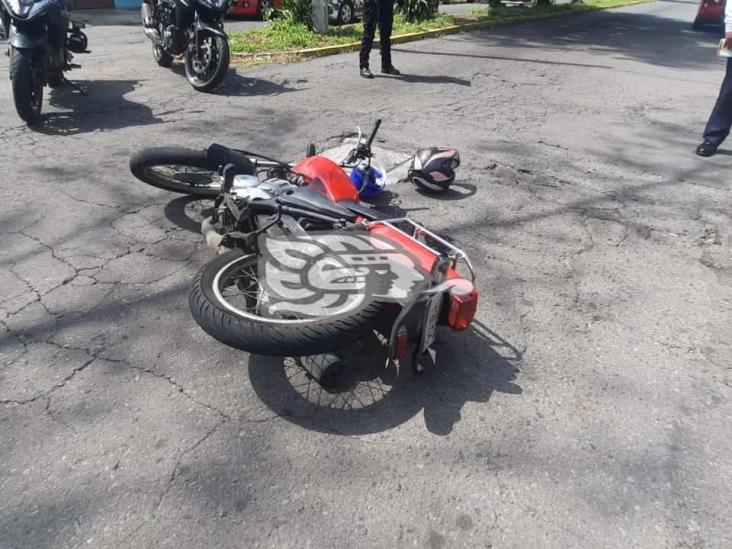 Automóvil impacta a motociclista en Veracruz