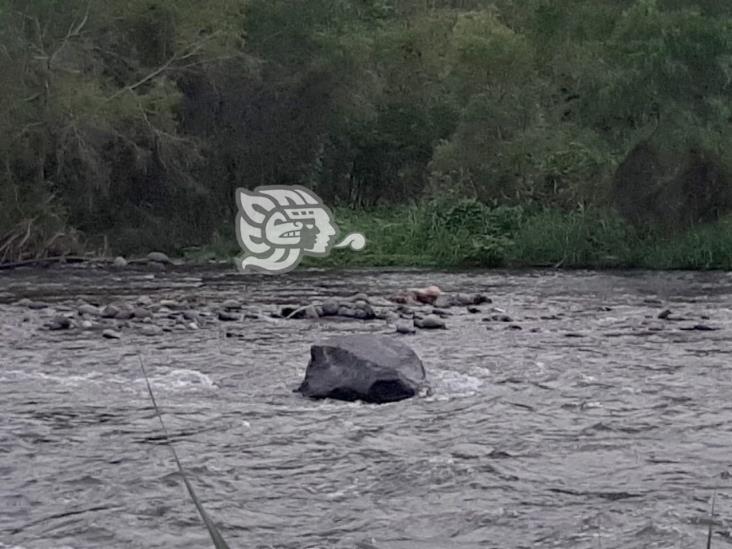 Hallan cuerpo flotando en el río Actopan