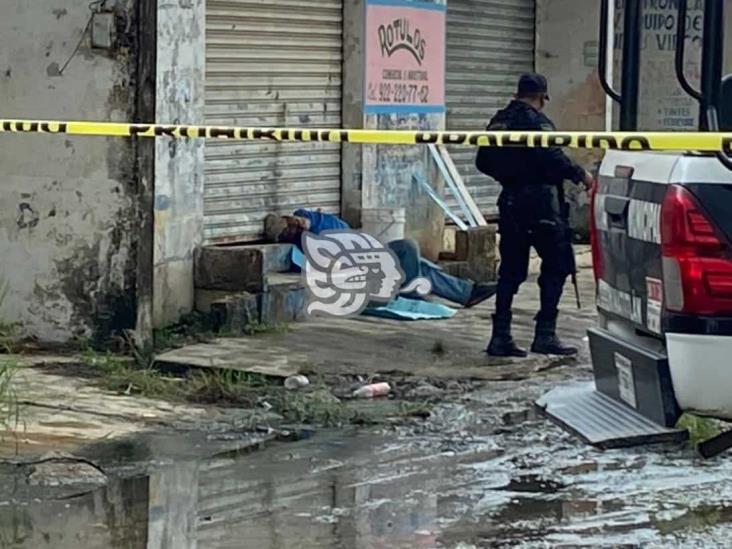 Rotulista asesinado en Minatitlán podría ir a la fosa común