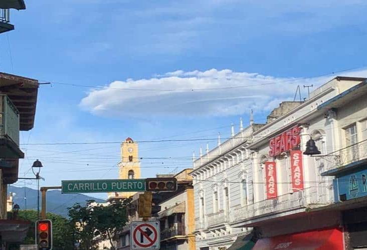 ¿Un ovni o solo una nube? Extraño fenómeno sorprende a xalapeños