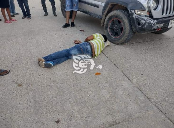 Motorepartidor herido durante un choque en Texistepec