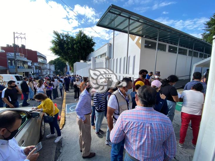 En Xalapa, vacunan a menores con comorbilidades