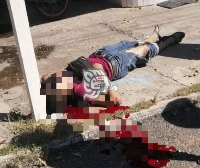 A disparos, motociclistas asesinan a hombre en Cosoleacaque