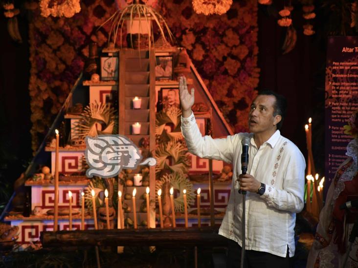 Inauguran altar de Día de Muertos en Palacio de Gobierno de Veracruz