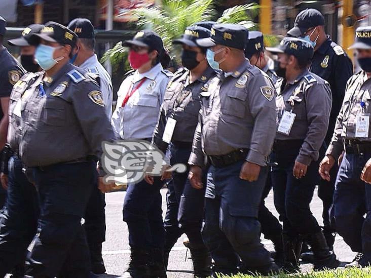 Entre aplausos y lágrimas, sepultan a comandante del IPAX, asesinado por detener robo