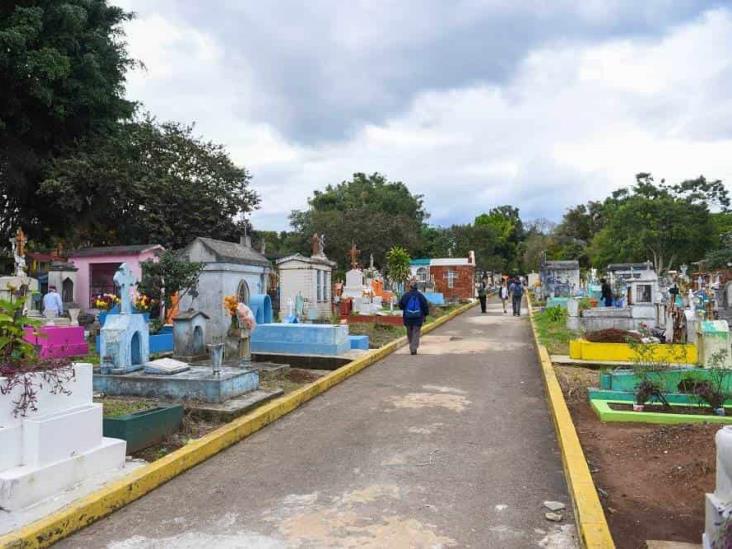 Proyectan ampliaciones y hasta exhumaciones en panteones de Xalapa