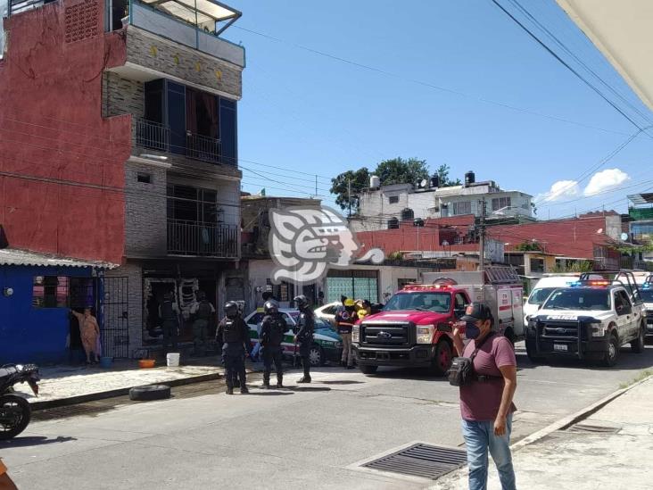 Gato derriba veladora de altar y provoca incendio en colonia Progreso, en Xalapa