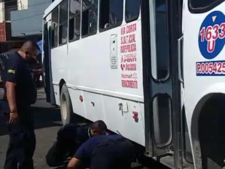 Motociclista queda abajo de camión en Veracruz