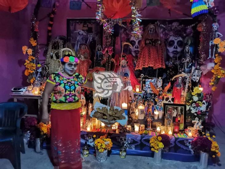 Celebran a la Muerte en Ixhuatlán; aseguran que fe da resultados
