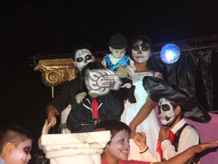 Así se vivió el desfile de catrinas y catrines en Cardel