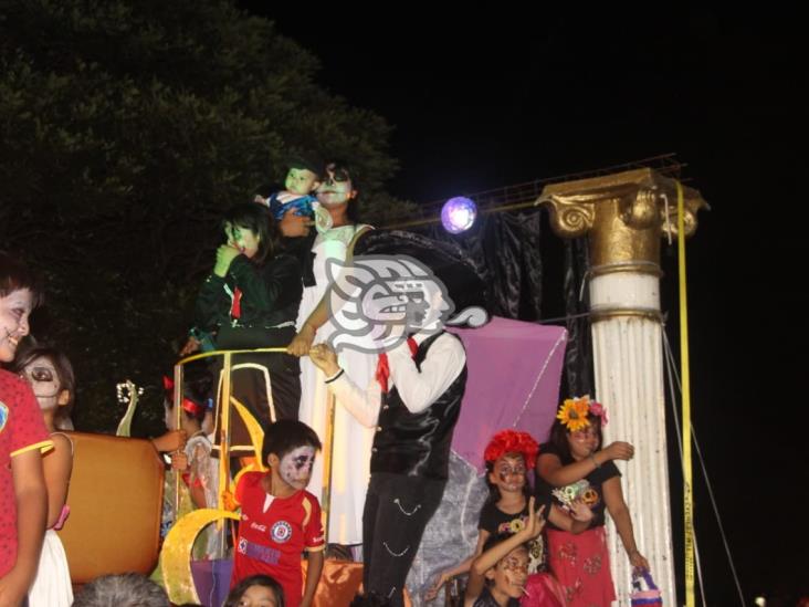 Así se vivió el desfile de catrinas y catrines en Cardel