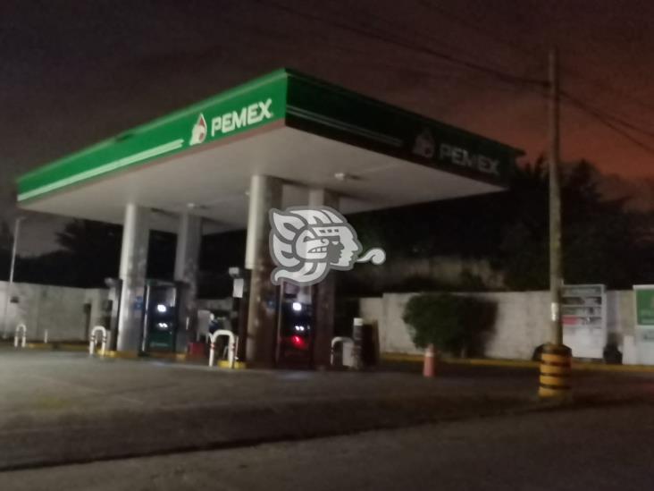 Corto circuito en gasolinera de Ixhuatlán causó movilización