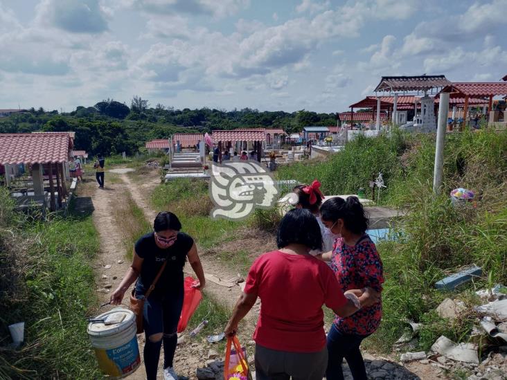 Sin incidentes durante conmemoración a los muertos en Agua Dulce