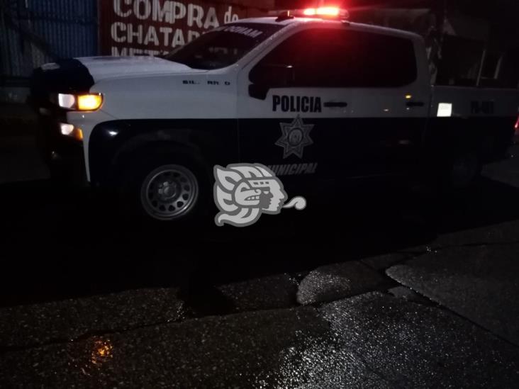 Choca contra patrulla en Coatzacoalcos tras negarse a revisión