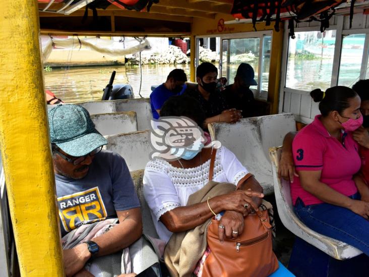 Descuidan medidas sanitarias en servicio de lanchas de Coatzacoalcos