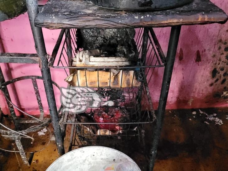Flamazo por fuga de gas en vivienda de Coatzacoalcos
