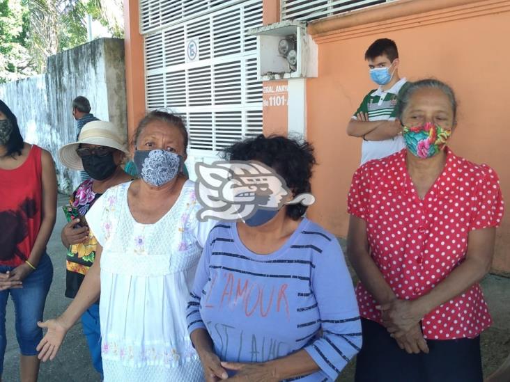 Obras de CFE causaron brote de aguas negras, reclaman familias