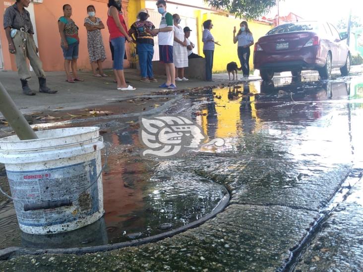 Obras de CFE causaron brote de aguas negras, reclaman familias