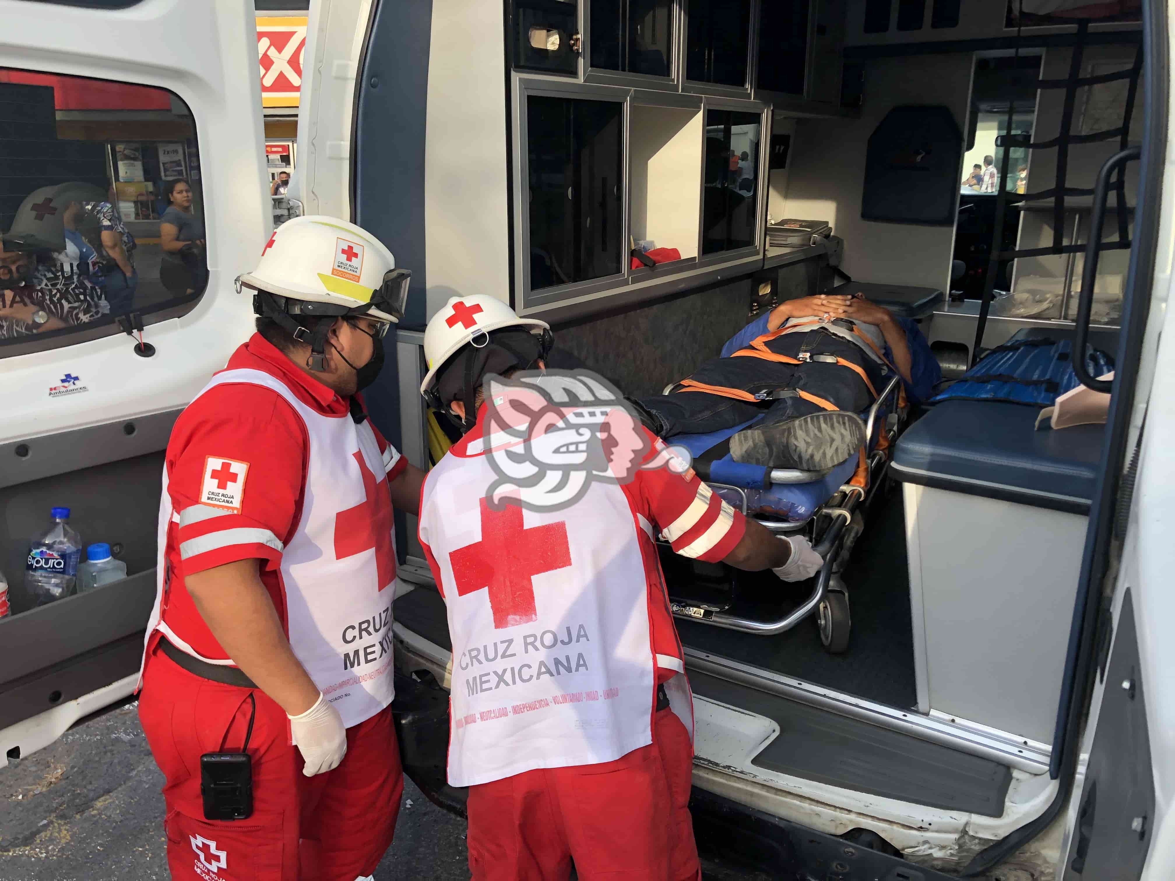 Choque deja una persona lesionada en calles de Veracruz