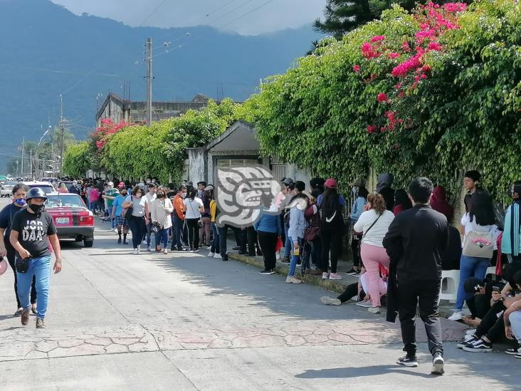 Padres exigen vacunas anticovid para menores de 12 a 17 años sin comorbilidades