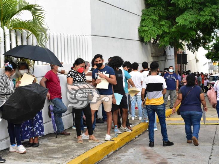 Aglomeración en último día de vacunación a menores contra el Covid-19