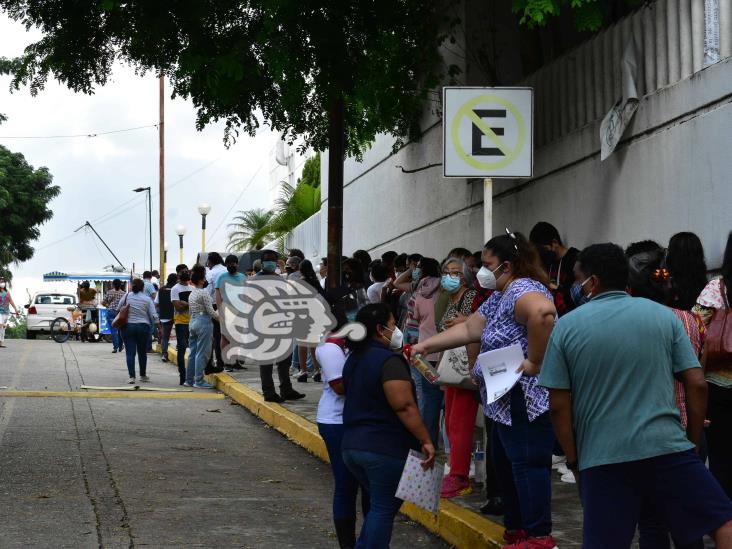 Aglomeración en último día de vacunación a menores contra el Covid-19