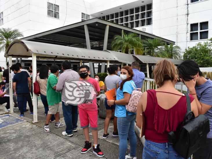 Aglomeración en último día de vacunación a menores contra el Covid-19