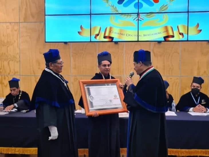 Recibe Antonino Baxzi condecoración Doctor Honoris Causa en la UNAM