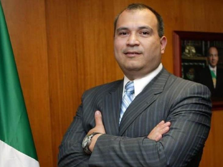 Giran orden de captura contra Carlos Treviño