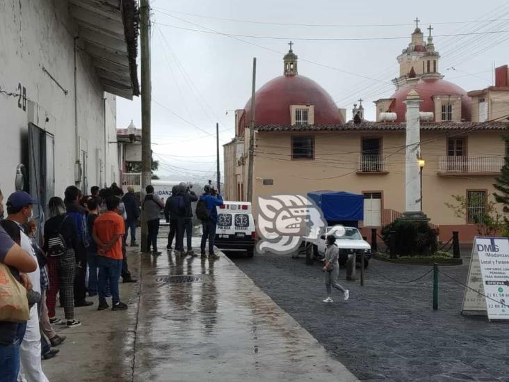 Evitan suicidio; sujeto pretendía arrojarse de cúpula de iglesia en Xalapa