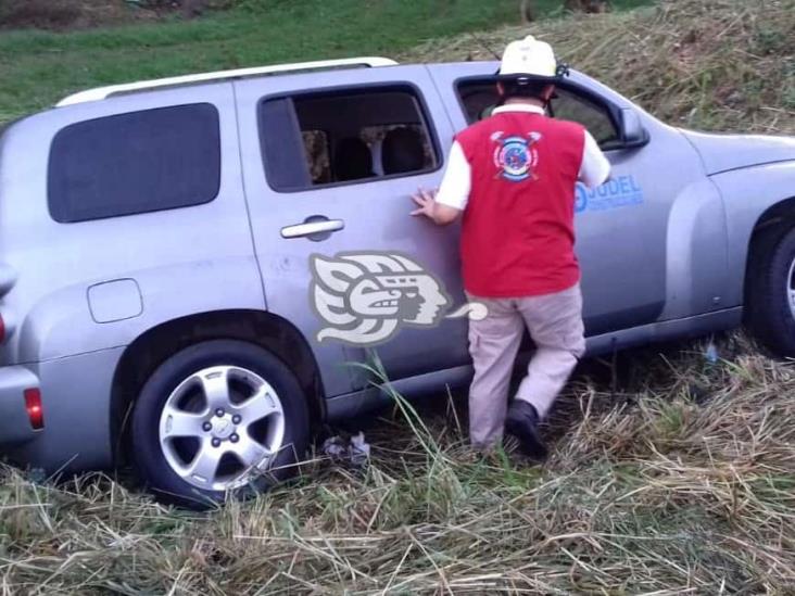 Ebrio sufre aparatoso accidente en Cosoleacaque