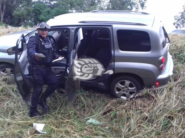 Ebrio sufre aparatoso accidente en Cosoleacaque