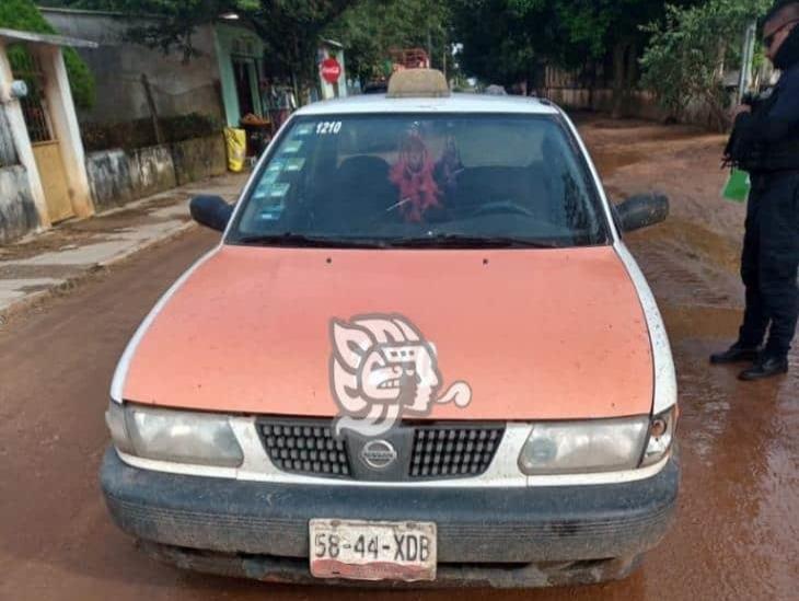 Taxi robado en Acayucan, es localizado en Rodríguez Clara 