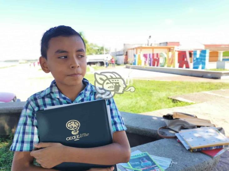 Niño superdotado de Nanchital requiere beca para estudiar en el CEDAT
